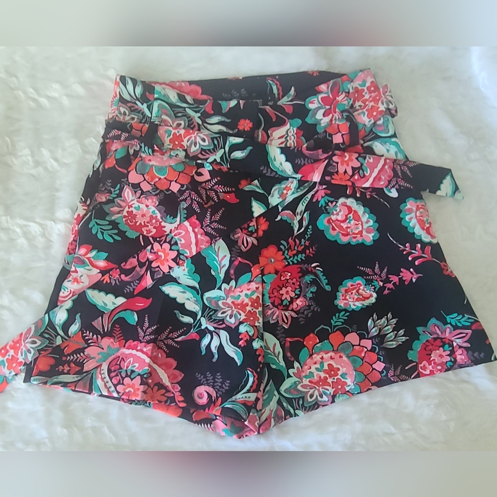 NWT 7th Ave Design Studio By New York & Company - Woman's Floral Shorts, Sz 8
